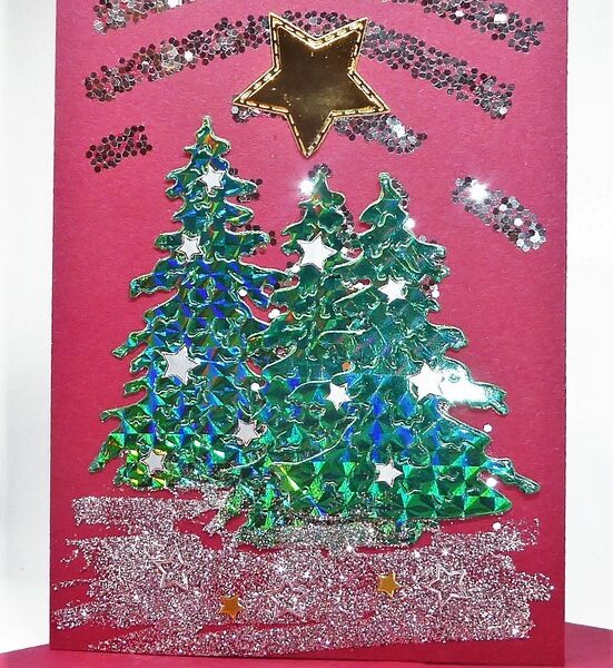 rote Weihnachtkarte mit Baum