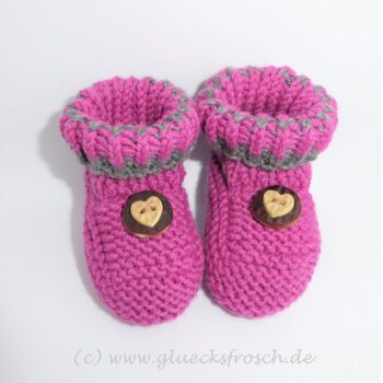 Babyschuhe dunkelrosa mit Herz, 9 cm Fußsohlenlänge, im Trachtenlook