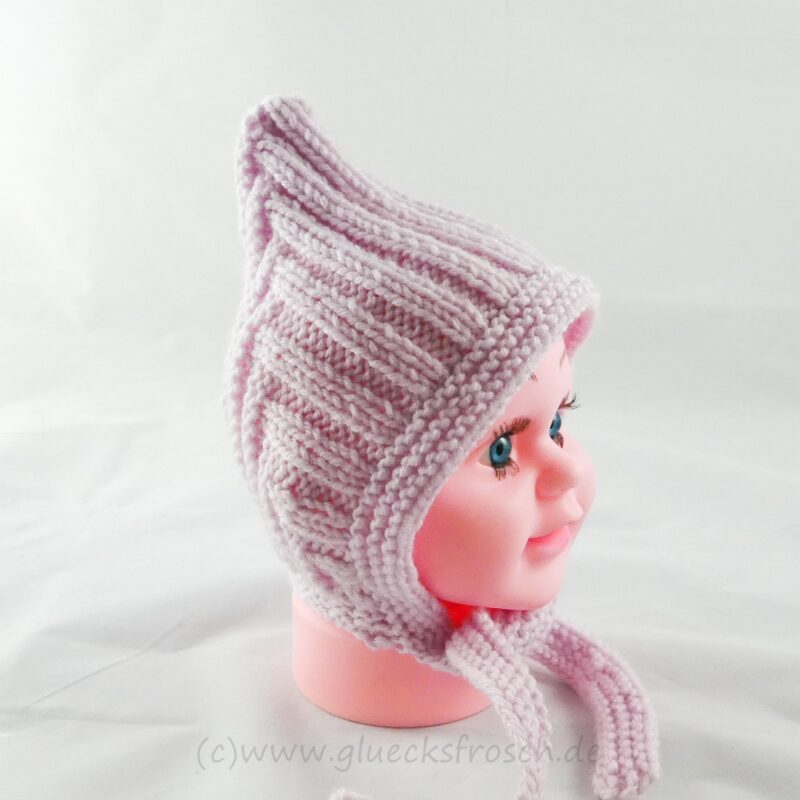 Zwergenmütze in zartem rosa für ein ca. 3 Monate altes Baby