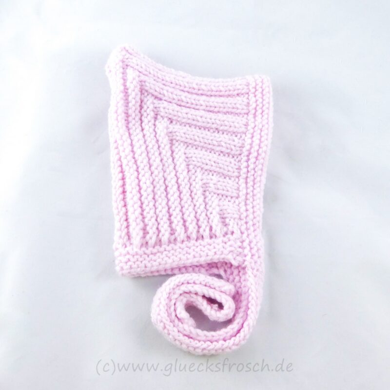 Zwergenmütze in zartem rosa für ein ca. 3 Monate altes Baby
