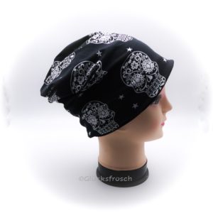 Beanie schwarz Skulls