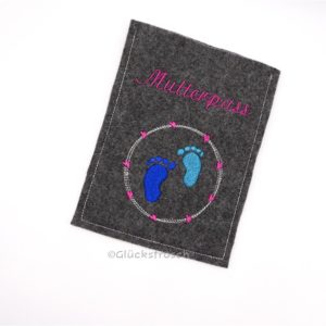 Mutterpass dunkelgrau Füsse