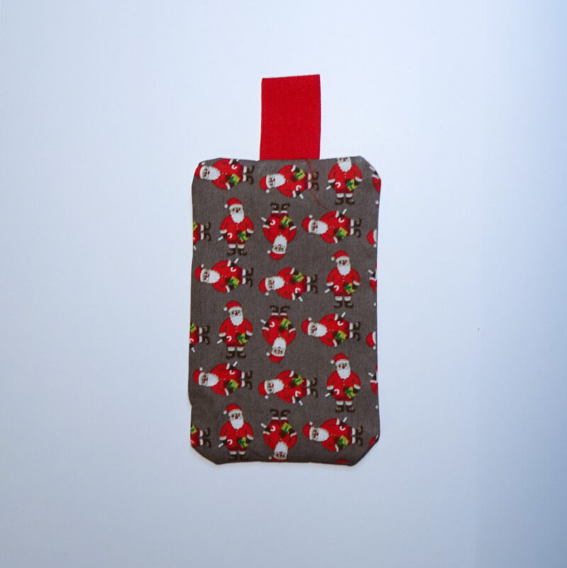 Taschentuchhülle, grau mit Weihnachtsmännern