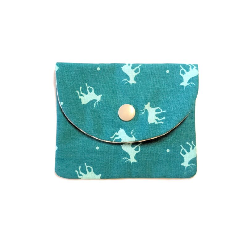 Kleines Täschchen aus verschiedenen Dirndlstoffen, petrolgrün, Hirsche und blau mit Blumen, sowie grau mit Rosen (Kopie) (Kopie)