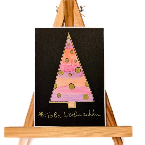 Weihnachtskartemit handgezeichnetemrosa Weihnachtsbaum auf schwarzem Hintergrund