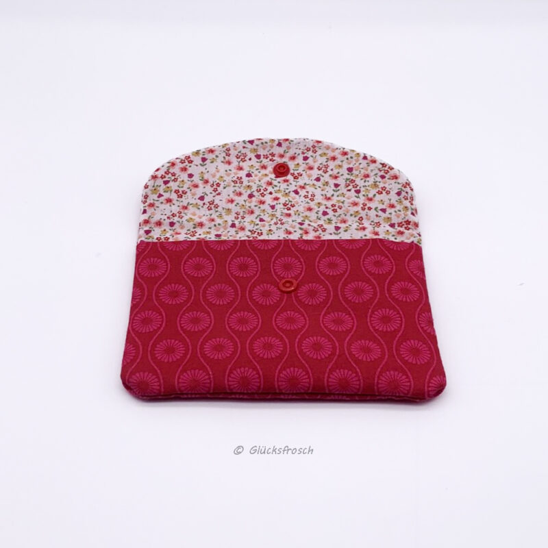 Beautybag, Kosmetiktasche für Kleinkram, Briefumschlag, aus rotem Stoff.