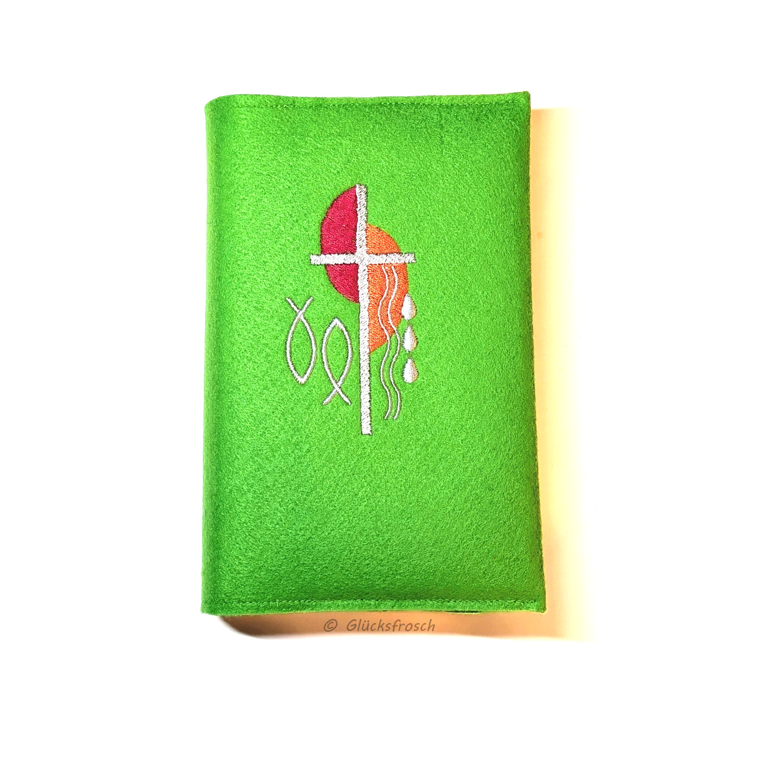 Gotteslobhülle, Filz, grau, bestickt mit einem grauen Kreuz, roten und orangen Halbkreisen, Fischen, Wellen und Tropfen